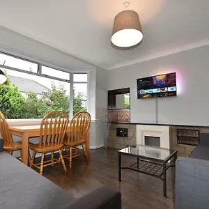 Sighthill 3 Bedrooms With Private Garden Villa